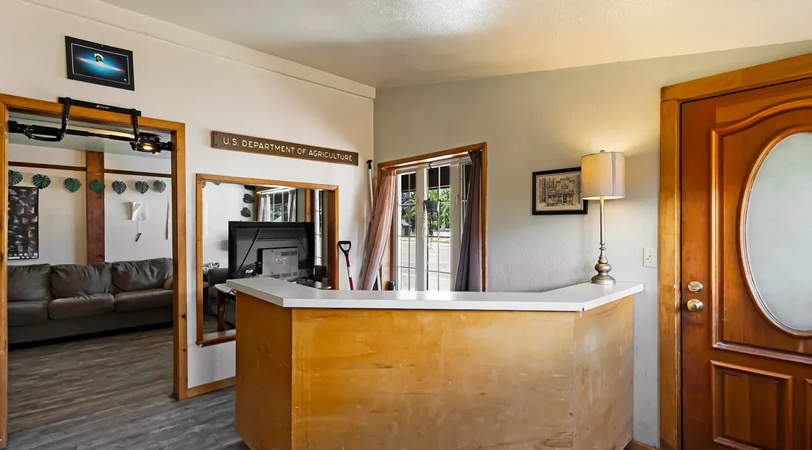 2266 E Main Street Quincy - 04